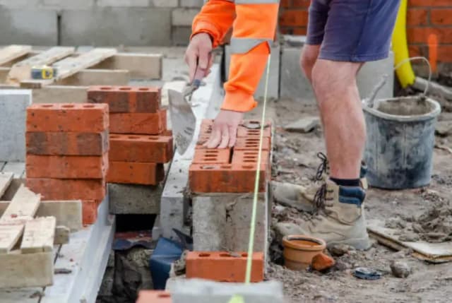 Ile worków zaprawy murarskiej na palecie? Sprawdź, zanim kupisz! Ile worków zaprawy murarskiej na palecie? Sprawdź, zanim kupisz!