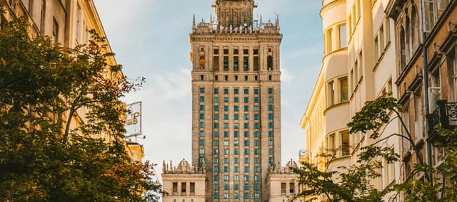 Ile kosztuje wybudowanie wieżowca? Przykłady i czynniki wpływające na ceny Ile kosztuje wybudowanie wieżowca? Przykłady i czynniki wpływające na ceny
